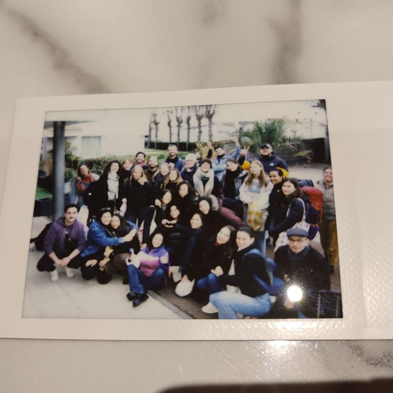 Foto von Laticia in Frankreich mit ihrer Freundesgruppe