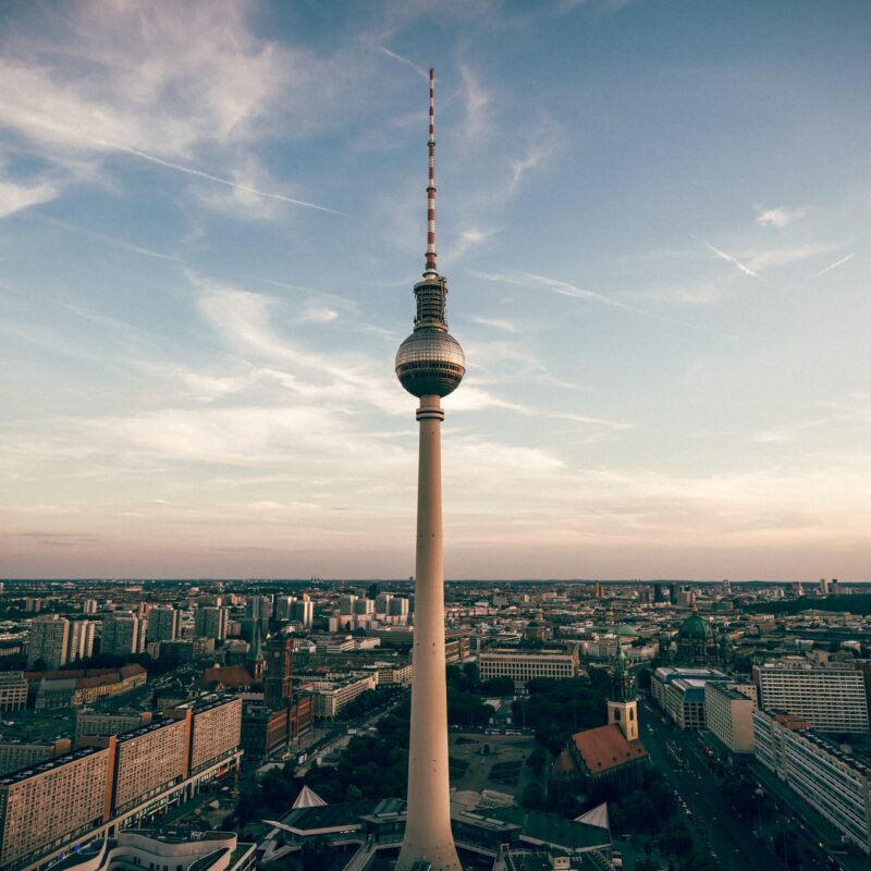 claudio-schwarz-purzlbaum-pN684G33h_M-unsplash